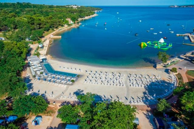 West Coast Mobilhome With Xxl Terrace Тар Экстерьер фото
